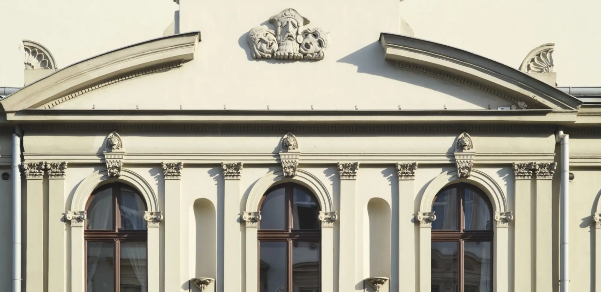 O nás — hlavička