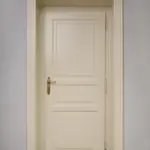 Foto interierove dvere bile