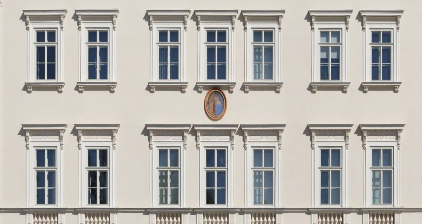 Historická fasáda s okny